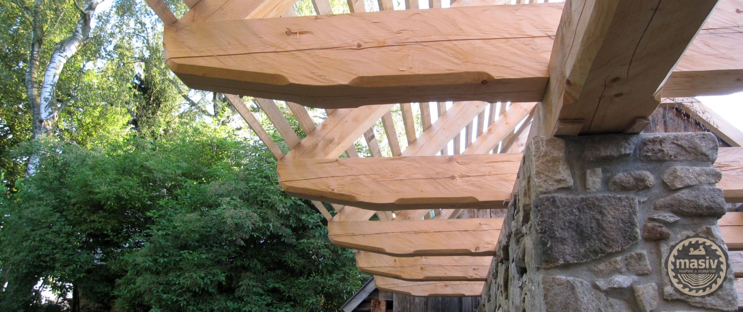 Realizace tesaných krovů